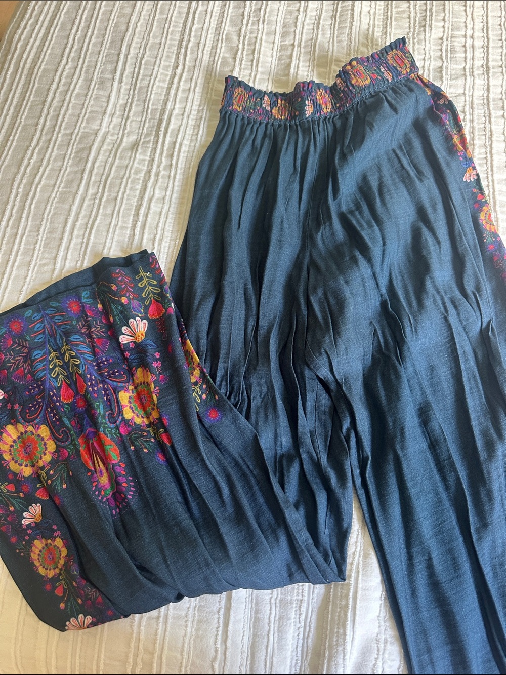NATURAL LIFE Navy Wide-Leg Pants with Multicolor Floral Embroidery